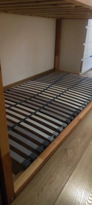 Litera Kura Ikea + somier