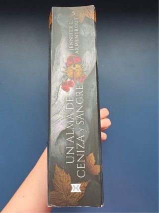 Libro UN ALMA DE CENIZA Y SANGRE