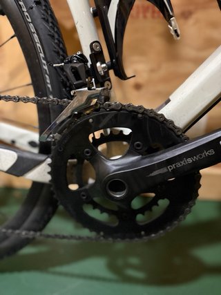 Bicicleta Gravel Giant Revolt