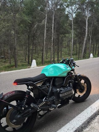 BMW K75 cafe racer verde agua