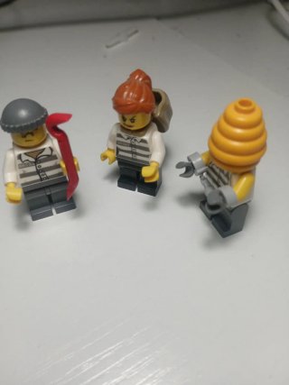 Figuras Lego Presos con Accesorios