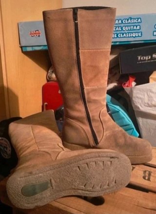 Botas de serraje marrones