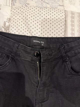 Shorts de mezclilla negros con rayas