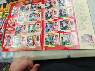 Álbum cromos Liga BBVA 2011-2012 Incompleta leer