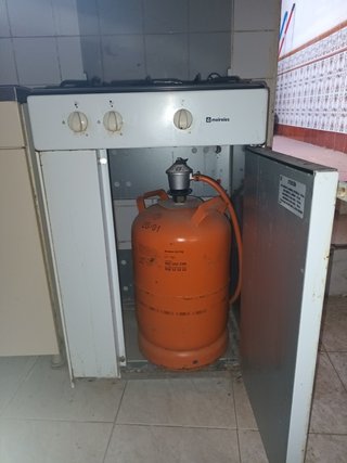 Cocina de gas con 4 quemadores