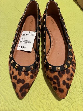 Manoletinas leopardo y negras con tachuelas T38