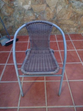 Conjunto mesa y 2 sillas metal y cristal