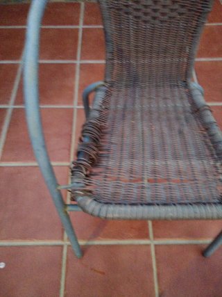 Conjunto mesa y 2 sillas metal y cristal