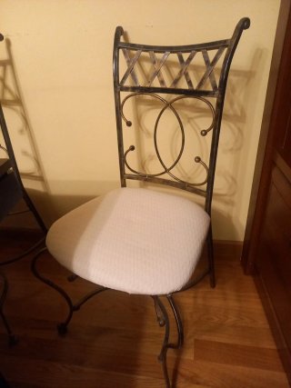 3 Sillas de Diseño, nuevas.Precio unidad