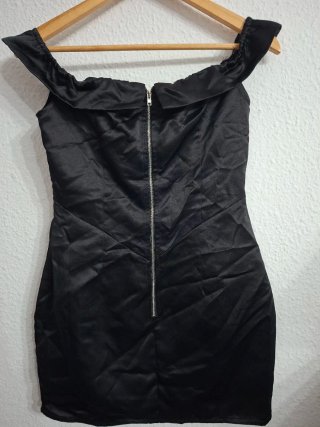 Vestido fiesta satén negro corto