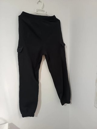 Pantalón cargo Bershka negro