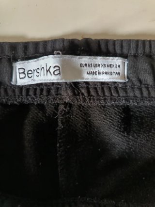 Pantalón cargo Bershka negro
