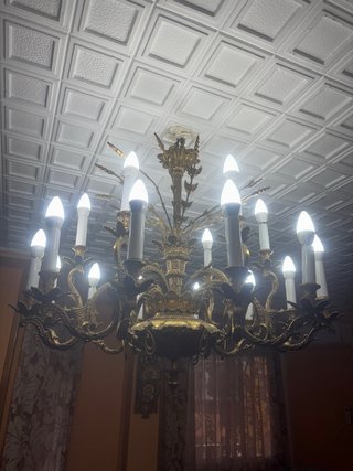 Lámpara de bronce dorada