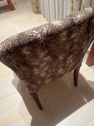 Sillón cómodo estampado animal print
