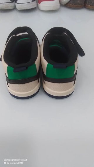 Zapatillas deportivas niño