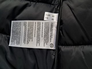 Parka  ligera C&A negra y verde