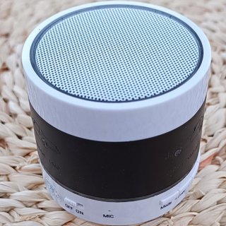 MINI ALTAVOZ SPEAKER BLUETOOTH CON RADIO FM Y LUZ