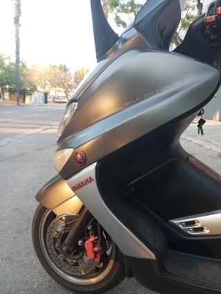 Yamaha TMAX 500 Scooter Negro/Rojo