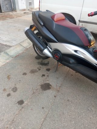 Yamaha TMAX 500 Scooter Negro/Rojo