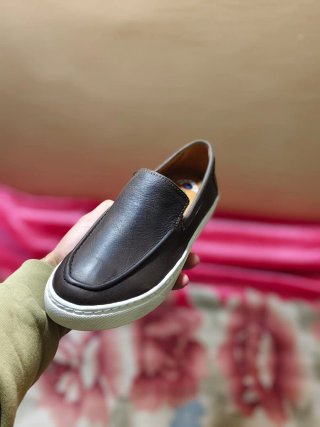 Zapatos de piel originales.