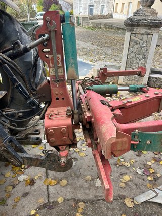 Arado Kverneland ES 95 - 4 cuerpos reversible