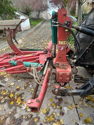 Arado Kverneland ES 95 - 4 cuerpos reversible