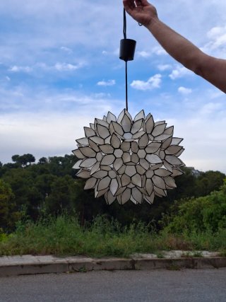 Lámpara colgante diseño floral