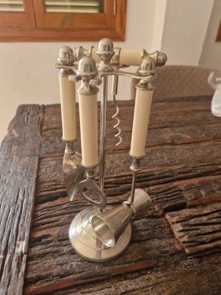 Juego de copas y jarras de cristal