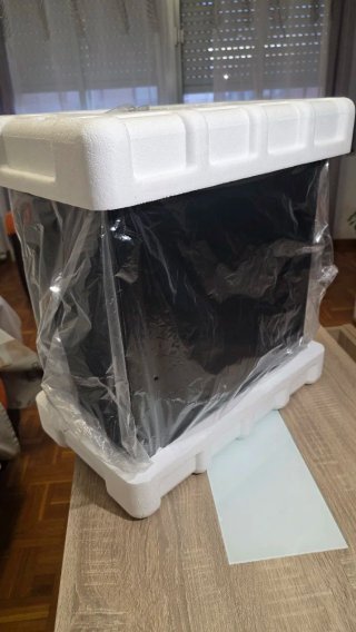 Caja PC FSP CMT580 - Nueva/Precintada (E-ATX)