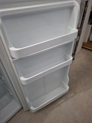 Frigorífico 82L + Congelador 11L