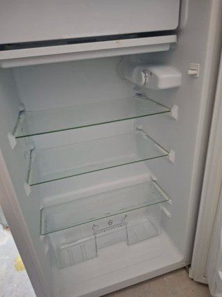 Frigorífico 82L + Congelador 11L