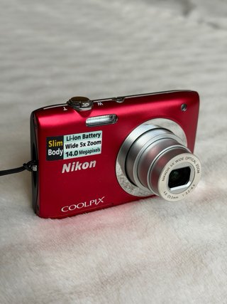 Nikon Coolpix S2600 Cámara Digital Roja