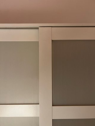Armario IKEA desmontado, con puertas correderas