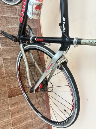 Bicicleta de carretera Avonce R6KA – Campagnolo Xe