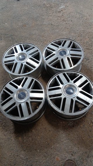 Llantas Ford R16