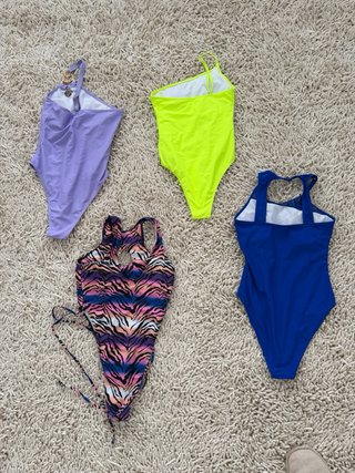 Lote 4 costumi da bagno e bikini