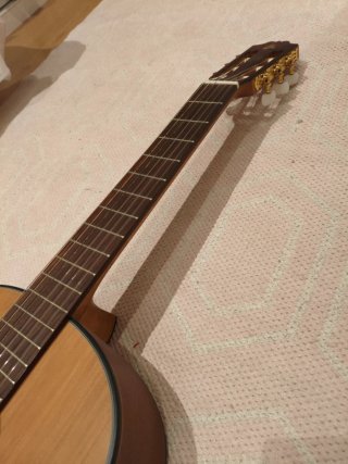 Guitarra Admira Nueva con funda.