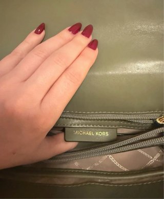 Bolso Michael Kors verde con cadena dorada