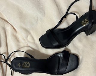 Tacones negros de plataforma