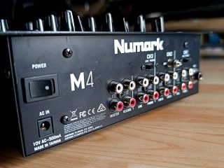 NUMARK M4 DJ MIXER MESA MEZCLAS MEZCLADOR