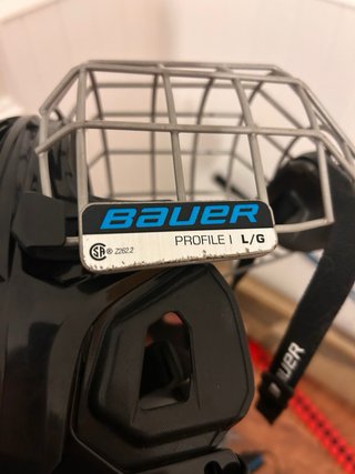 Casco Hockey Bauer Talla L con Rejilla