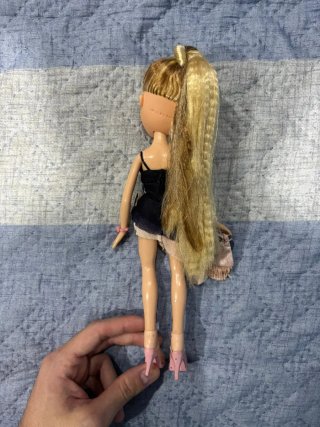 Bratz Cloe Flashback Fever Muñeca