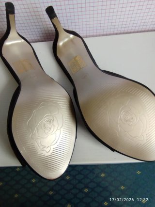 Mules tacón adornos pedrería talla 38