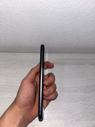 iPhone 11 Negro nuevo, incluye carcasa negra