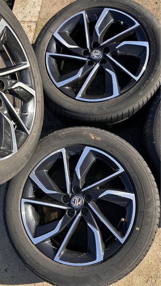 Llantas MG ZS 17 pulgadas