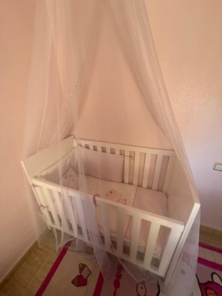 Se vende conjunto: cuna con colchón,cómoda