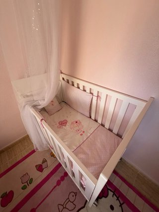 Se vende conjunto: cuna con colchón,cómoda