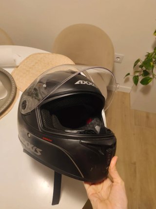 Casco de moto negro AXXIS