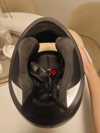 Casco de moto negro AXXIS