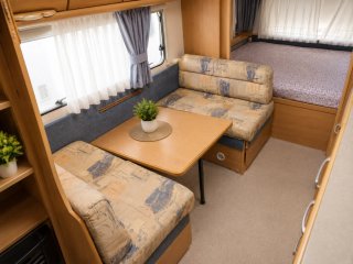 Caravana Knaus Sudwind 550 TKF · 6 plazas + Mover